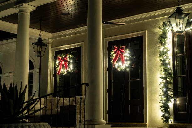 istock Illuminated Christmas Wreaths and Lights 1443032073