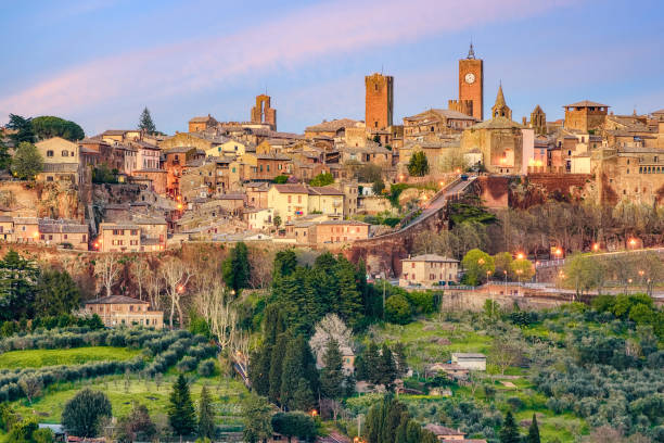 Orvieto historical hilltop Old town, Italy Orvieto historical hilltop Old town, view of the medieval walls and towers of the city orvieto stock pictures, royalty-free photos & images