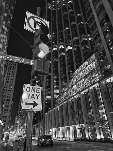 istock Traffic light on the streets of Chicago 1443128543