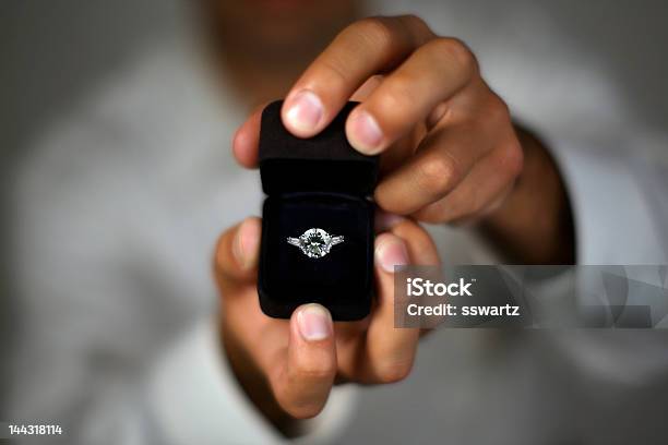 Marry Me - Fotografie stock e altre immagini di Fidanzamento - Fidanzamento, Anello di fidanzamento, Matrimonio