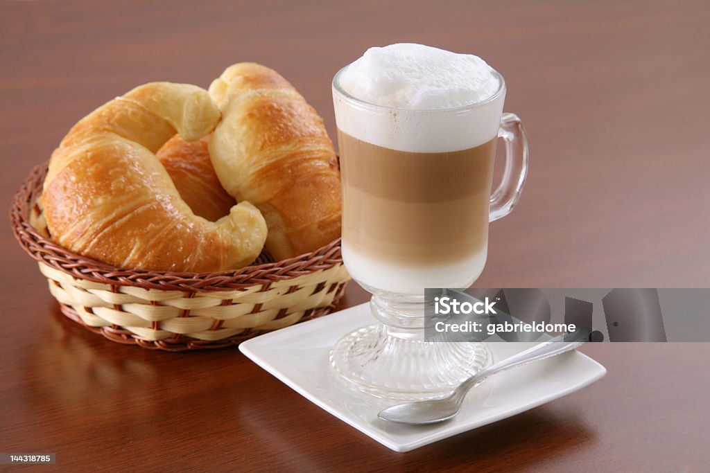 Cappuccino e croissants - Royalty-free Acordar Foto de stock