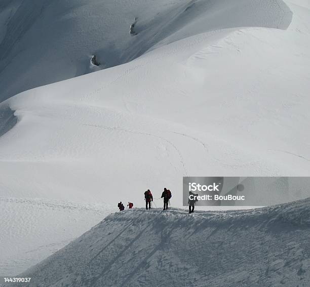 Alpi Da Hiking - Fotografie stock e altre immagini di Alpinismo - Alpinismo, Neve, Sostegno morale