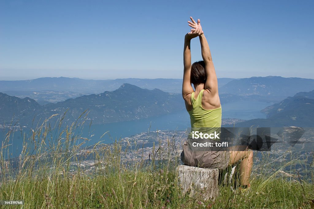 Mulher fazendo alongamentos. - Royalty-free Acordar Foto de stock