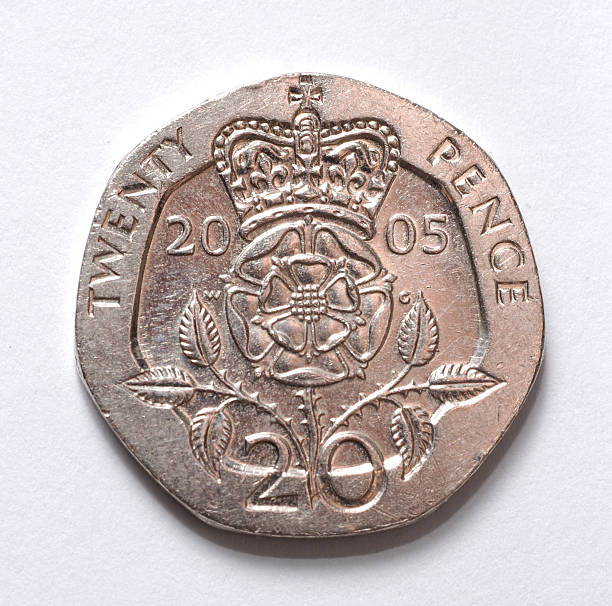 английская монета в 20 пенсов - british coin crown rose number 20 стоковые фото и изображения