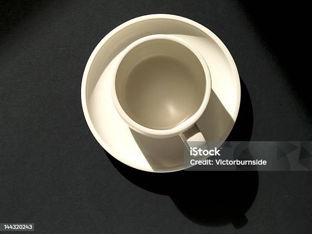 Cup Foto de stock y más banco de imágenes de Cerámica - Cerámica, Círculo, Fotografía - Imágenes