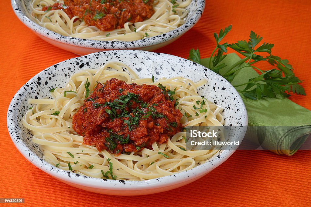 Spaghetti avec de thon - Photo de Aliment libre de droits