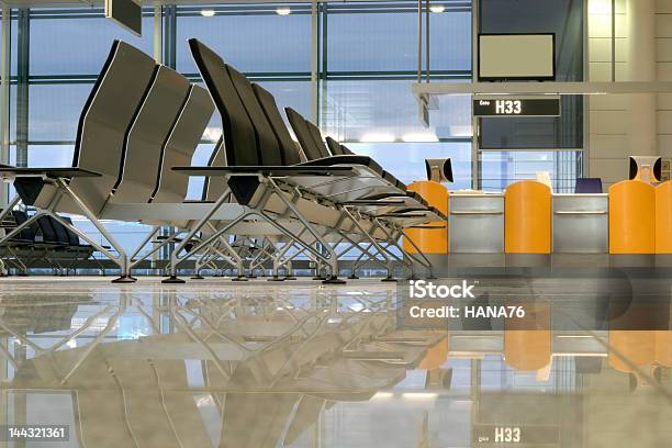 ミュンヘン空港に - ローアングルのストックフォトや画像を多数ご用意 - ローアングル, 出発ロビー, ガラス