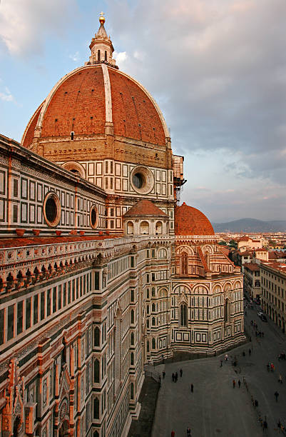 Catedral Duomo de Florencia visto desde Campanile tower - foto de stock