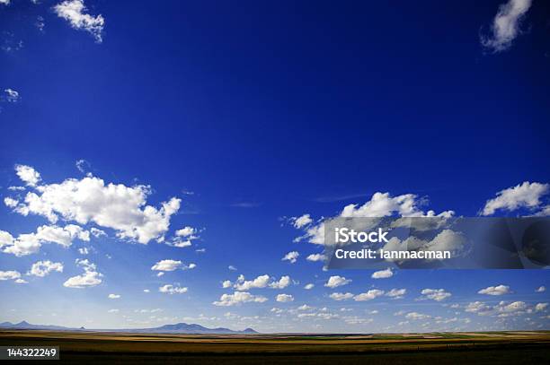 Big Sky Montana Stockfoto und mehr Bilder von Abgeschiedenheit - Abgeschiedenheit, Bedeckter Himmel, Berg