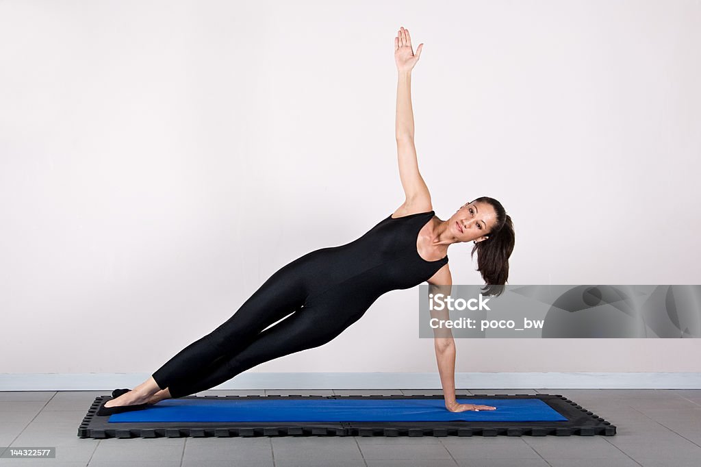 Gimnastyka ćwiczenia pilates - Zbiór zdjęć royalty-free (Aerobik)