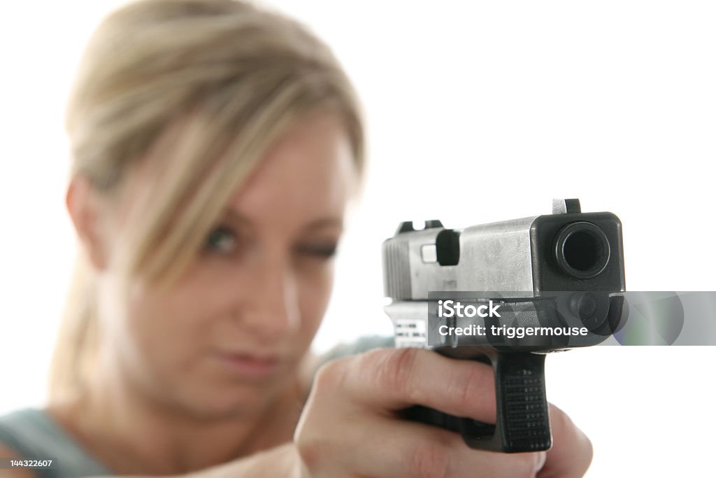 Frau Sichtung Ihre Feuerwaffe - Lizenzfrei Abfeuern Stock-Foto