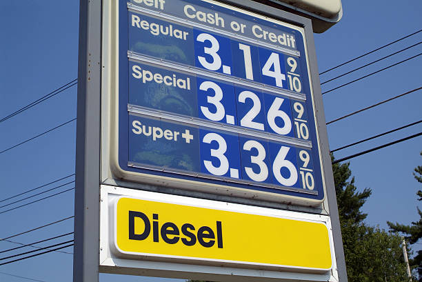 연료 비용 증가 - gasoline gas station labeling fuel and power generation 뉴스 사진 이미지