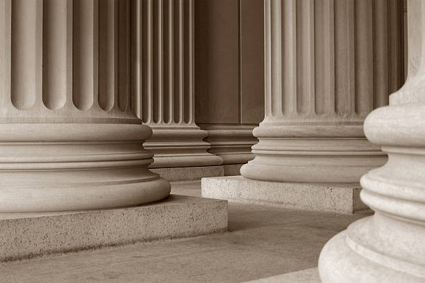 ネオクラシック様式の柱 - federal building column government law ストックフォトと画像