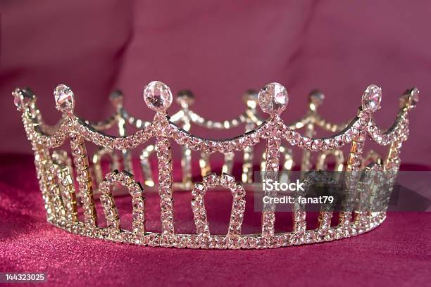 Coroa De Casamento - Fotografias de stock e mais imagens de Tiara - Tiara, Cor de rosa, Casamento