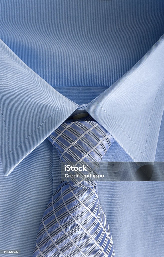 Человек's рубашка и галстук - Стоковые фото Вертикальный роялти-фри