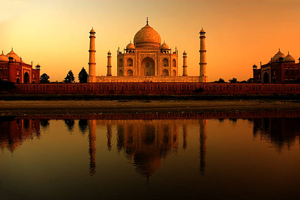 istock Taj Mahal sunset with reflections 144323661