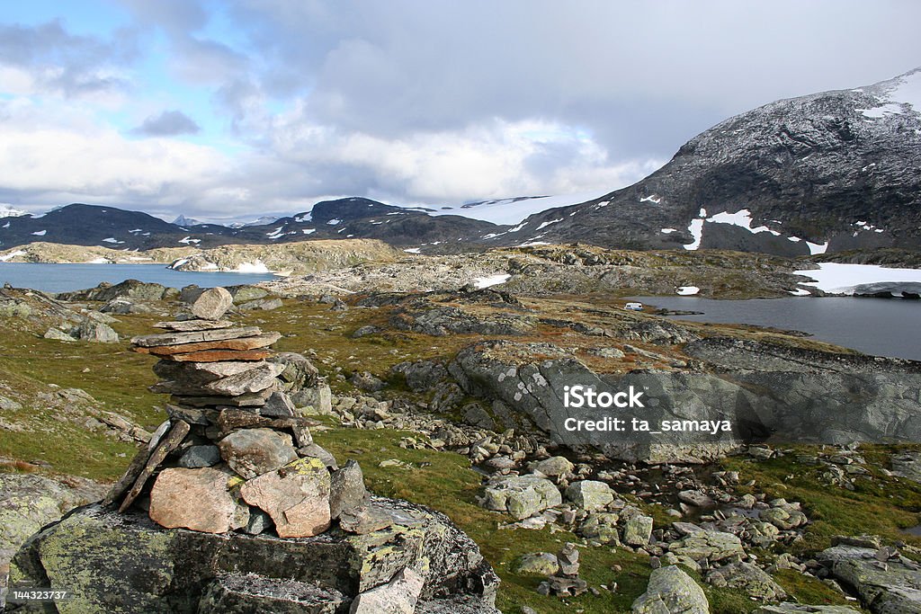 Высоко в горах Норвегии - Стоковые фото Большой роялти-фри