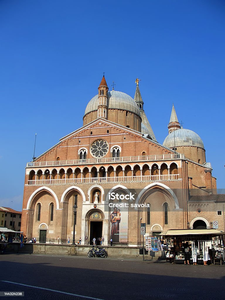 Basilica di S. Antonio di Padova - Foto stock royalty-free di Ambientazione esterna