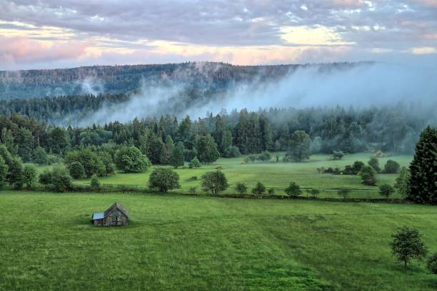 The Albrechthütte is located in the romantic Mannenbachheide and is a popular photo opportunity. The landscape often appears in a special light.