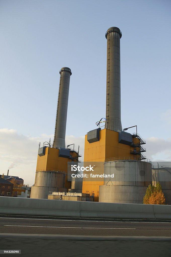 Orange fumée deux piles - Photo de Autoroute libre de droits