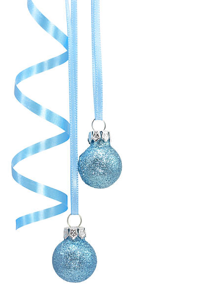blue décoration de noël - ribbon curled up hanging christmas photos et images de collection