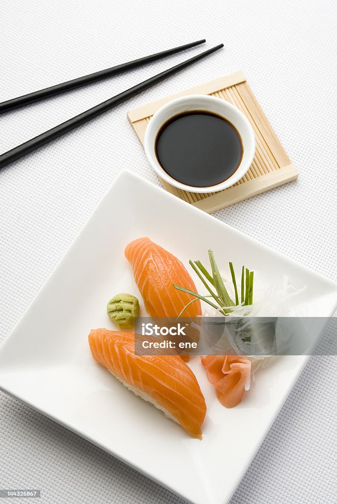 sushi di salmone - Foto stock royalty-free di Alimentazione sana