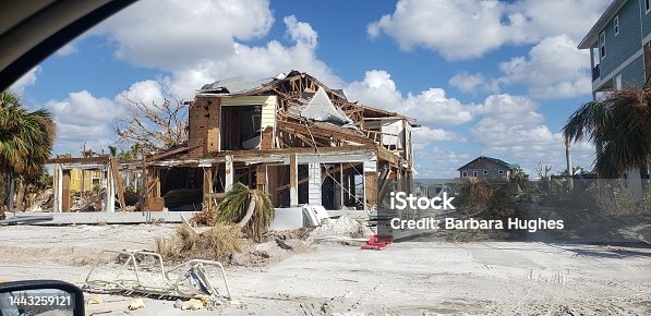 istock Hurricane Ian Destruction 1443259121