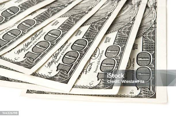 Hundertdollarnoten In Der Hand Stockfoto und mehr Bilder von 100-Dollar-Schein - 100-Dollar-Schein, Amerikanische Währung, Ausverkauf