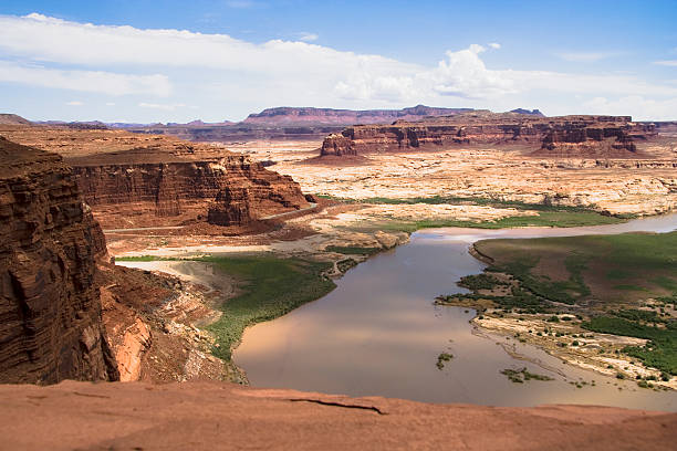 istock Hite Overlook Lake and Mesas 144326461