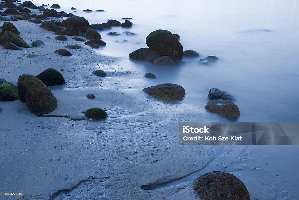 Скалы на пляже - Стоковые фото Без людей роялти-фри
