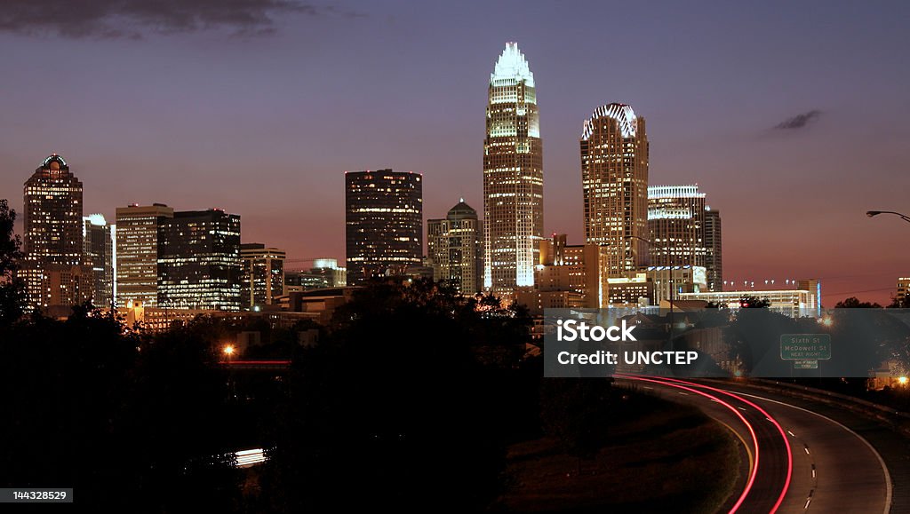 Skyline di Charlotte, NC - Foto stock royalty-free di Charlotte