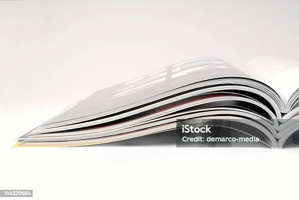 Zeitschriften Stockfoto und mehr Bilder von Buch - Buch, Fotografie, Gestapelt