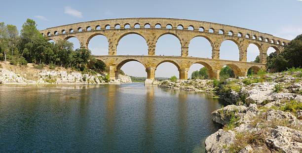 ponte gard vista panorâmica, xxl - aqueduct roman ancient rome pont du gard - fotografias e filmes do acervo