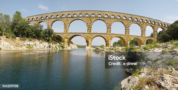 Panorâmica Ponte Gard Vista Xxl - Fotografias de stock e mais imagens de Antigo - Antigo, Antiguidades, Ao Ar Livre