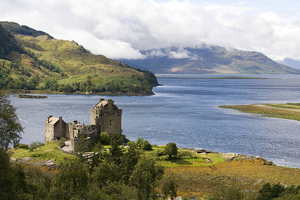 Eilean Donan castle Eilean Donan castle in north east Scotland scottish highlands castle stock pictures, royalty-free photos & images