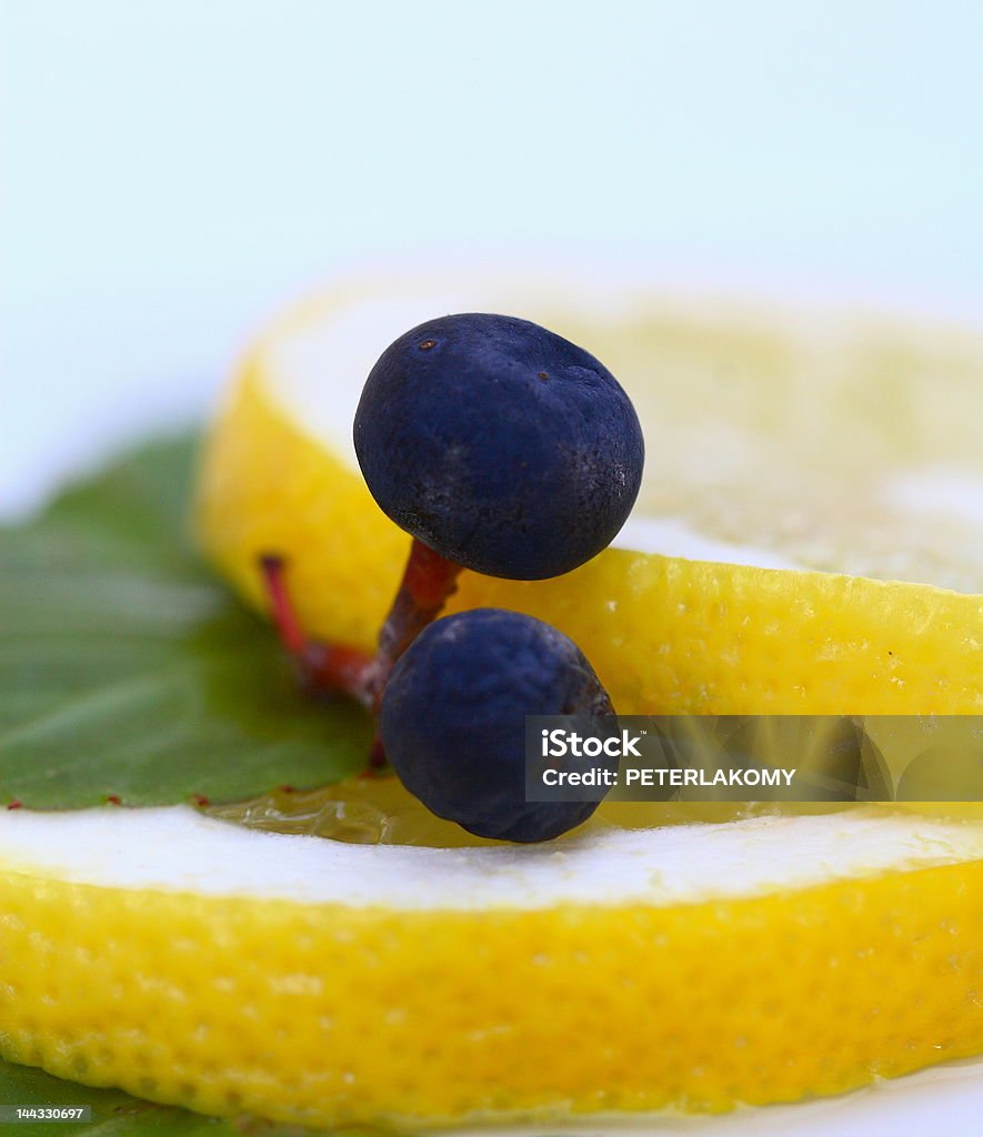 Uvas sobre o Limão - Royalty-free Amarelo Foto de stock