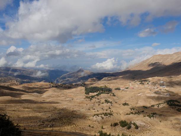 holy valley, bcharre, libano - bcharre foto e immagini stock