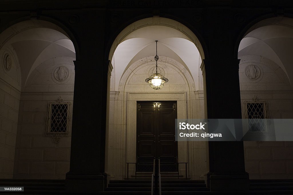 Éclairant néoclassique d'une lampe arquée de porte - Photo de Entrée libre de droits