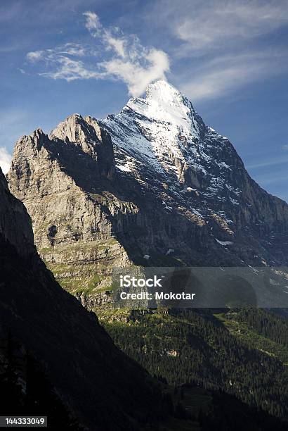 Eiger Foto de stock y más banco de imágenes de Aire libre - Aire libre, Alpes Europeos, Cadena de montañas