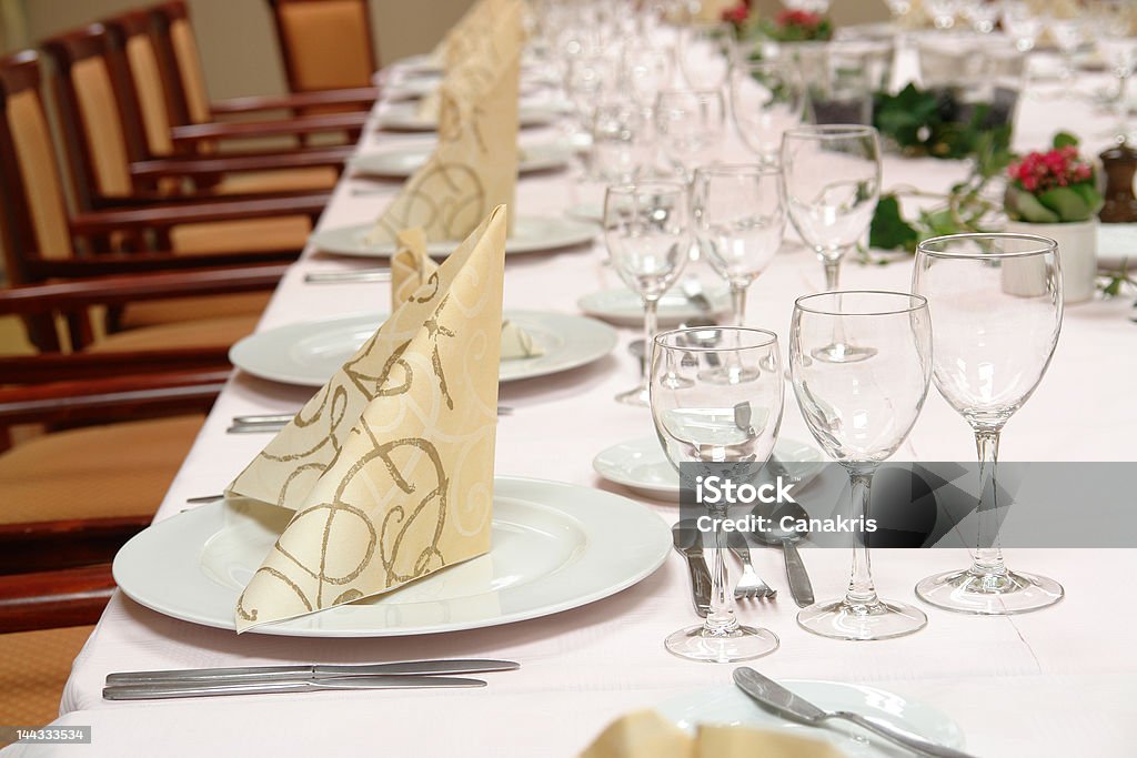 レストランのディナーテーブル - お祝いのロイヤリティフリーストックフォト