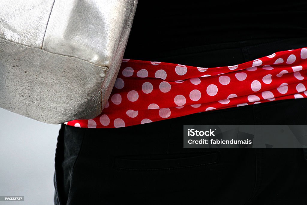 Polka puntos cinturón hecho de bufanda - Foto de stock de Accesorio personal libre de derechos
