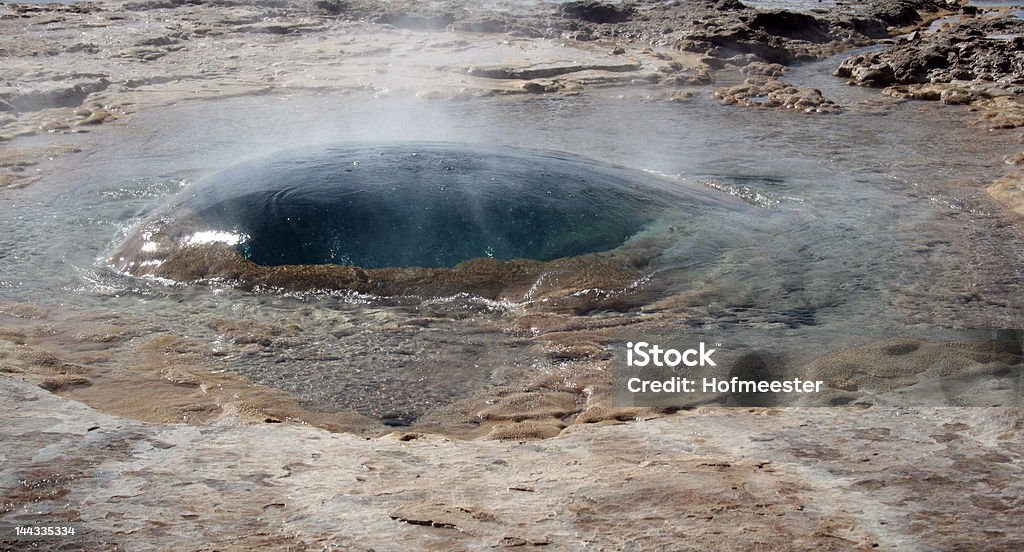 2 Geysir ストロックルアイスランドの吹き出し付き - まぶしいのロイヤリティフリーストックフォト