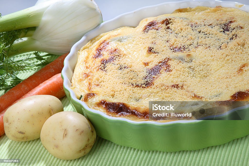 Gerieben Kartoffel, Karotten und Fenchel-pie - Lizenzfrei Biegung Stock-Foto