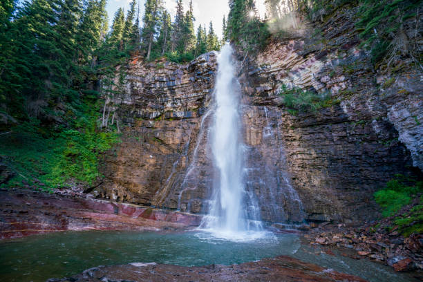 virginia falls. parc national des glaciers - chutes virginia photos et images de collection