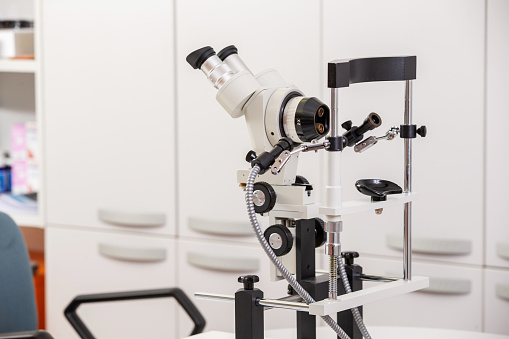 Slit lamp microscope used to view the structures of the eye, such as the cornea, iris, and lens