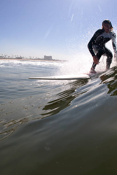 Uma surfista - foto de acervo