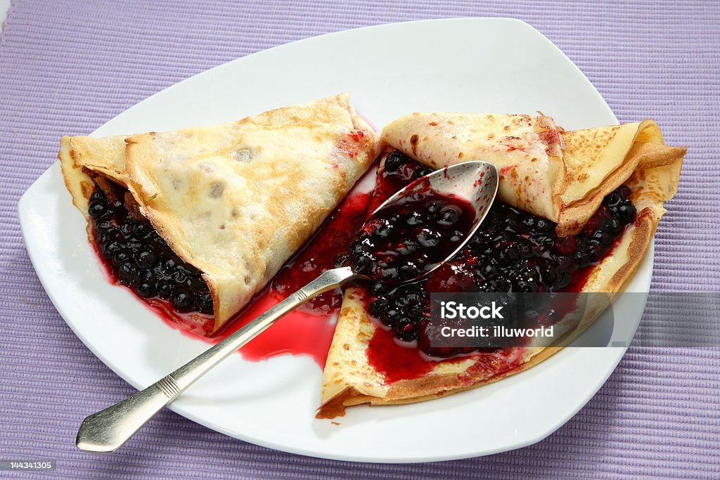 PANQUEQUES CON BILBERRY CREMA - Foto de stock de Actividad libre de derechos