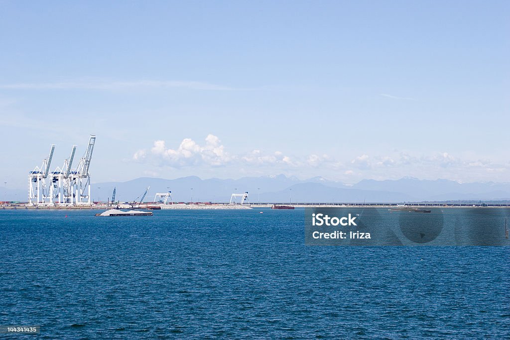 Grúas en puerto de Vancouver - Foto de stock de Agua libre de derechos