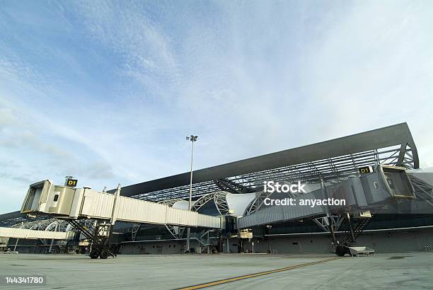 Photo libre de droit de Aéroport De Ponts Fendue Créant Ta Propre Combinaison De Couleurs banque d'images et plus d'images libres de droit de Affaires