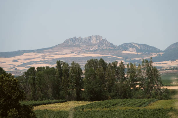 The rugged Obarenes Mountains, a mountain range in northern Spain.\nThe range has an approximate length of 30 km, and an average altitude of 800 and 900 meters.